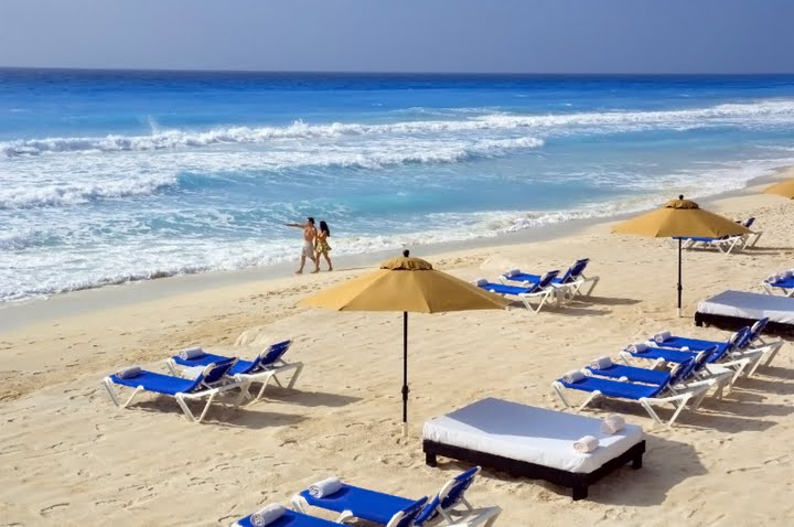 Avalon Baccara Cancun beach